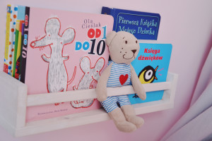 biblioteczka dla dziecka