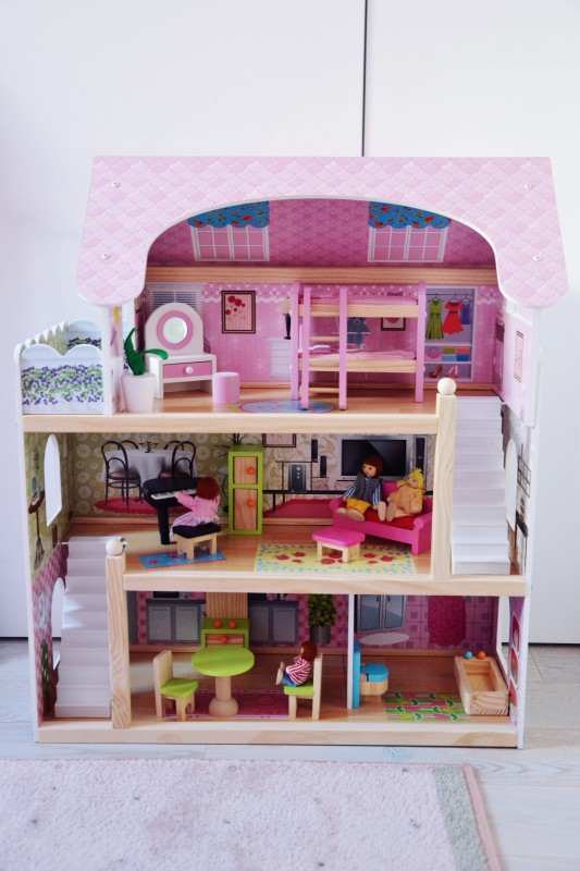 domek dla lalek import