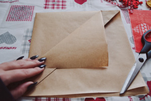 świąteczna papierowa kieszonka na sztućce DIY