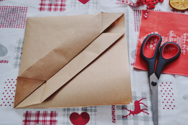 świąteczna papierowa kieszonka na sztućce DIY
