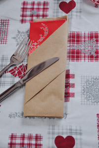 świąteczna papierowa kieszonka na sztućce DIY
