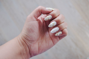 paznokcie nude stylizacje