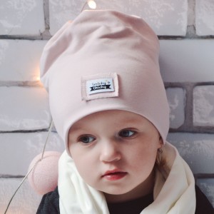 pudrowa czapka dla dziewczynki