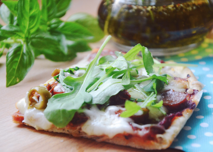 przepis na domową pizzę